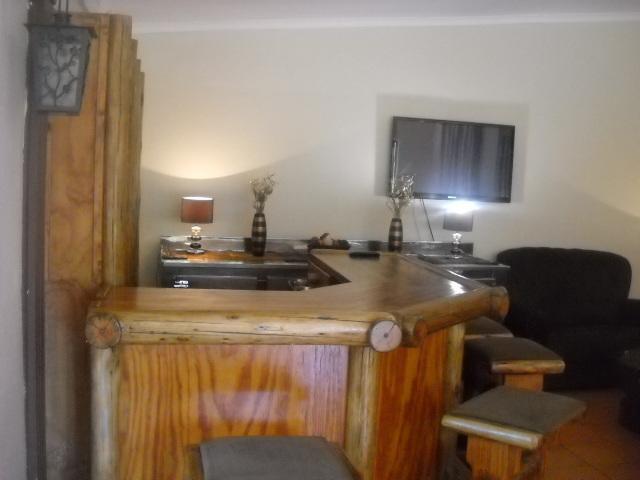 The Beverly Hills Guest Lodge พาลาบอร์วา ภายนอก รูปภาพ
